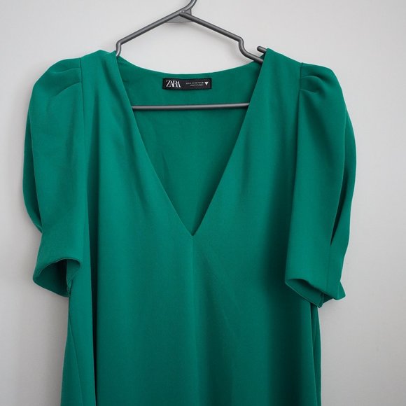 Beautiful green dress Zara) - Picture 1 of 12